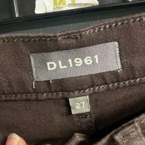 DL1961 ultimate knit Emilie Straight-Leg ultra high rise vintage 31” dark cocoa thumbnail 4