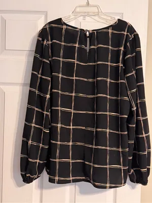 Maurice’s Black Ecru Leighton Windowpane Long Sleeve Keyhole Neck Blouse Medium thumbnail 3