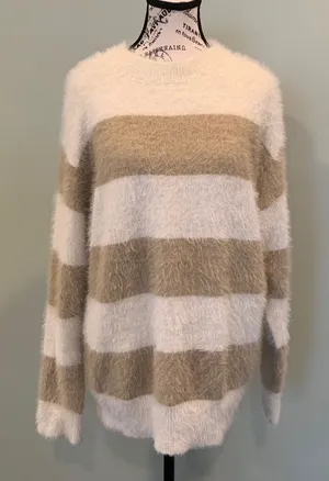 Universal Thread Women’s Medium Fuzzy Neutral Tan Oversized Crewneck Sweater thumbnail 1