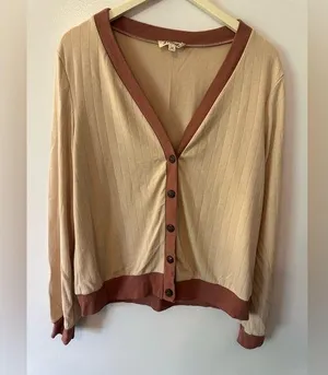 listicle cardigan Women’s size large two-tone ribbed cardigan thumbnail 1