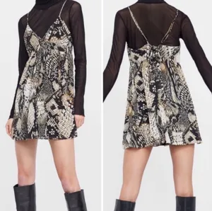 🖤 ZARA Woman Snakeskin Print Mini Dress Tie Back Adjustable Straps Sz XS🖤 thumbnail 2