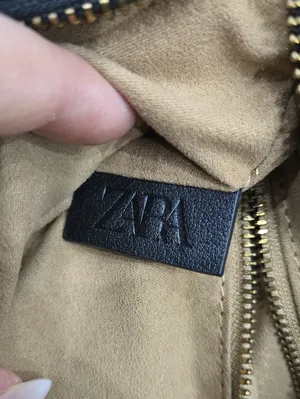 Zara 90's Vintage- Look Black Real Leather Shoulder Bag thumbnail 7