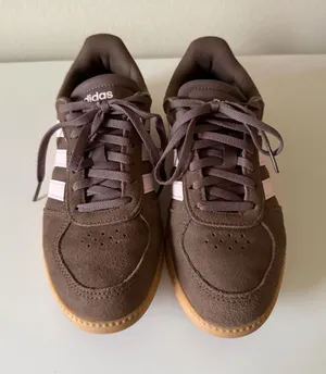 Adidas Sneakers Size 6 thumbnail 1
