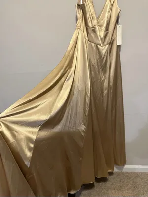 David’s Bridal - Galina Signature Long V-Neck Tank Ful in Golden Color Size 8 thumbnail 6