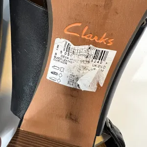 Clarks deva janie black leather Heeled sandals size 11 thumbnail 9