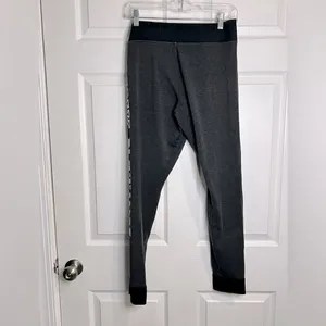 PINK Victoria’s Secret yoga pants - gray/black - Size Large DRAWSTRING MISSING thumbnail 2