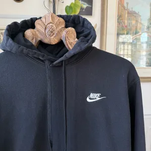 Nike Women’s Essential Pullover Hoodie Black M thumbnail 1