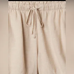 Gap linen blend pull on short khaki sand tan size medium thumbnail 2