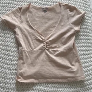 Pink Tee Brandy Melville thumbnail 2