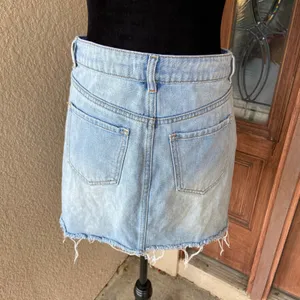 PacSun‎ Womens Skirt Size 27 Light Blue Denim Cutoff Raw Hem Buttons Down Front thumbnail 7