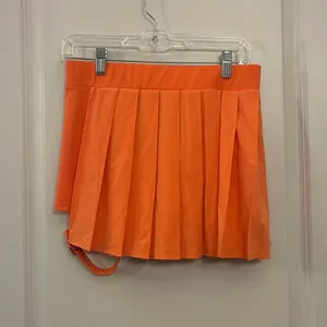 Halara tennis skirt women’s size medium thumbnail 4
