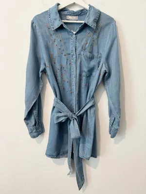Blue B Chambray Embroidered Tunic Shirt Size Medium Rhinestone Studded Western thumbnail 3