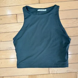 REORIA DOuble Layer Smoothing High Neck Crop Top Size Small Olive Green thumbnail 2
