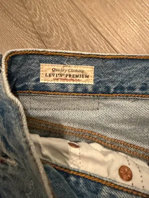 Levi's Premium Wedgie Straight Distressed Jeans Size 26 thumbnail 3
