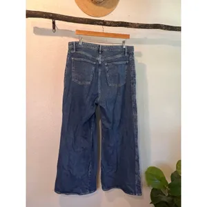 Old Navy Extra High Rise Wide Leg Denim Secret Pockets Jeans Size 12 thumbnail 13