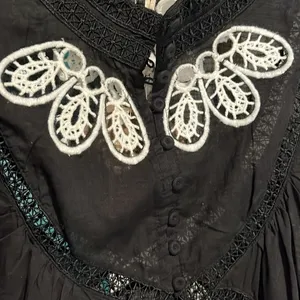 Anthropologie x Forever NWT That Girl Embroidered high neck Blouse - XS thumbnail 9