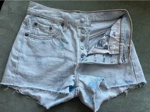 Levi’s 501 Original Fit High-Rise Shorts thumbnail 1