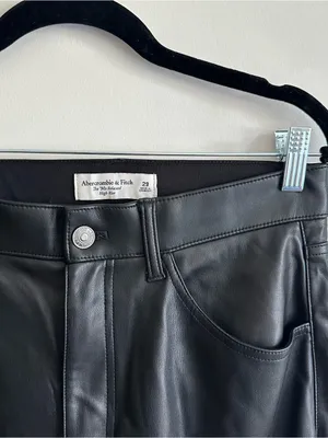 Abercrombie & Fitch Curve Love High Rise 90s Relaxed Vegan Leather Pants thumbnail 8