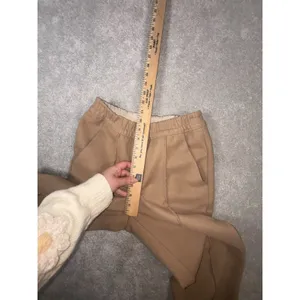 the group babaton pull on pants‎ aritzia camel xs front seam Flow Shown On Back thumbnail 10
