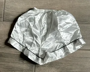White silky pajama shorts Size XS thumbnail 1
