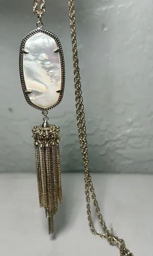 Kendra‎ Scott Rayne Necklace White Mother of Pearl Stone Gold Tassel Pendant thumbnail 1