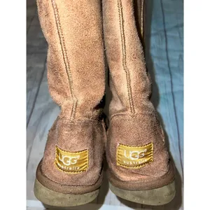 Chestnut brown uggs Size 6 thumbnail 3