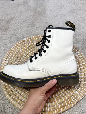 Dr. Martens Women’s Doc's. Doc Martens 11821 Boots 8 Eyes in White Gloss 7 thumbnail 5
