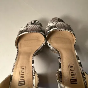 IDIFU Women's Size 9 Platform shoes Black/Silver/White 5" Heel thumbnail 4