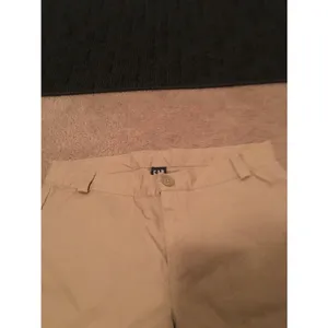 Gap Women's Khaki Capri Pants Zip & Button Pockets Casual Wear Size 2 thumbnail 4