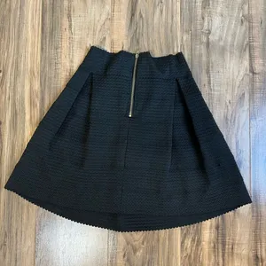 Honey punch‎ small black skirt thumbnail 3