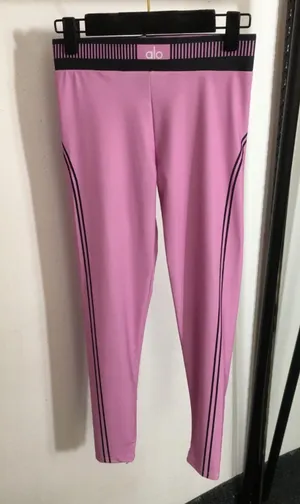 Pink Crop Top And Leggings Set thumbnail 4