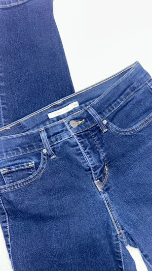 Levi’s Slim Straight Jeans thumbnail 2