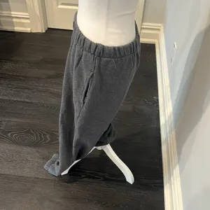 Brandy Melville Grey Swetapants thumbnail 2