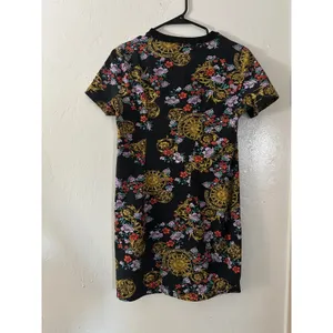Versace Jeans Couture Sunflower Baroque Floral T-Shirt Dress -‎ Tailored Mini thumbnail 2