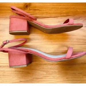 Lulus Julie Color Coral Rose Suede Ankle Strap Block Heels Sandals Size‎ 7 thumbnail 4