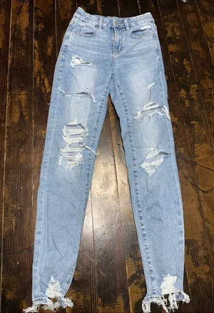American Eagle destroyed light wash curvy hi-rise 00 jeggings thumbnail 1