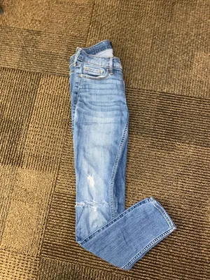 Low-Rise Super Skinny Jeans thumbnail 3