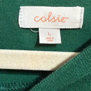 Colsie Womens Green Aspen Ski‎ Club Cropped Graphic Tee Sz L thumbnail 3