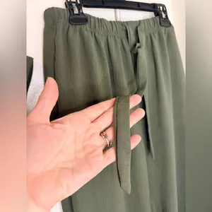 Ekouaer 2pc Lounge Set Womens M Olive Green Top & Wide Leg Pants NWT thumbnail 6