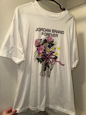 Air Jordan White Graphic Tee Large thumbnail 1