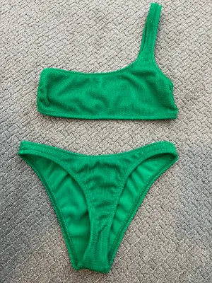 Good American Bikini thumbnail 1