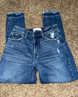 Abercrombie & Fitch thumbnail 1