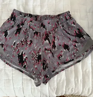 Lululemon Shorts Hotty Hot 2.5" thumbnail 1