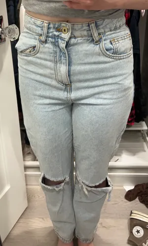 Cotton On straight leg ripped light mom jeans <3 💎 thumbnail 5