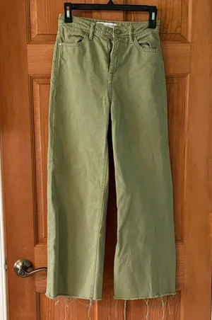 Zara Size 0 Women's Teen Girl Olive Green Women's Jeans BROKEN ZIPPER thumbnail 1