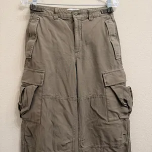 Aritzia TNA Highland Cargo Pant Oversized Cotton Cargo wide Leg Army Green‎ thumbnail 4