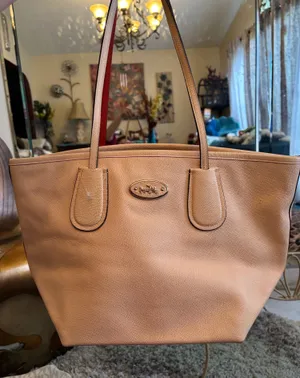 Coach Beautiful light peach handbag 🩷🩷 thumbnail 1