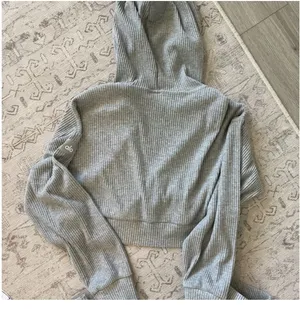 Alo Muse Yoga Sweatpants and sweatshirt set  thumbnail 8