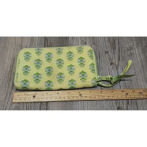 Vintage‎ Vera Bradley Women's Floral Citrus Green Zip Around Wristlet Wallet thumbnail 2