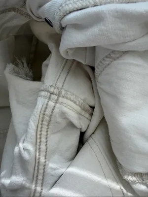 Abercrombie & Fitch White High-Rise Raw Hem Denim Shorts thumbnail 11
